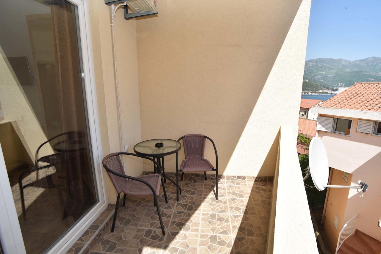 Apartments Jelusic Budva Luaran gambar
